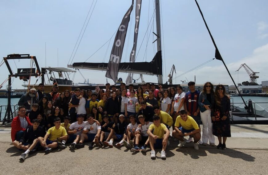 Salida del alumnado de 3º y 4º de ESO a la actividad “Es tu puerto, sube a bordo”
